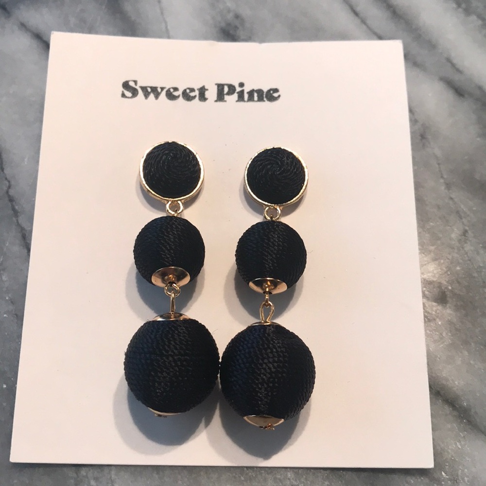 Black threaded drop earrings